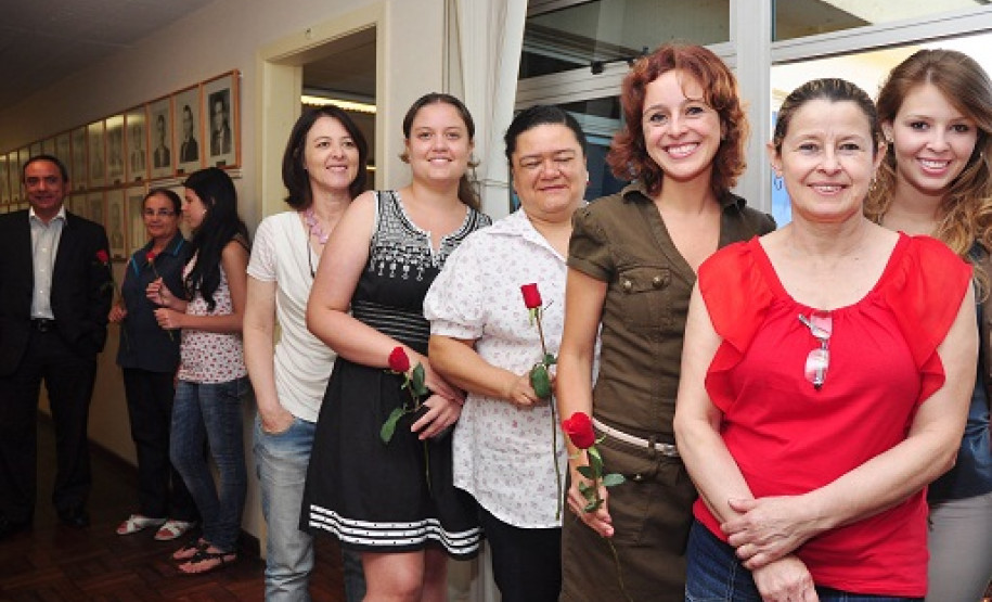 Homenagem da equipe da Assessoria Jurídica para as funcionárias da SEED.