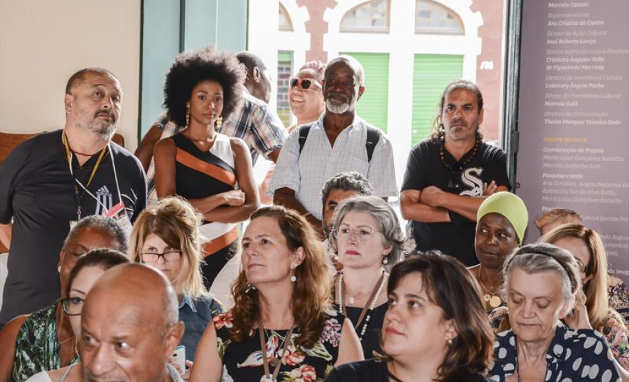 Obra pode ser trabalhada em sala de aula por escolas das redes pública e particular, além de universidades, que podem utilizar o conteúdo em todas as disciplinas para complementar o currículo pedagógico.