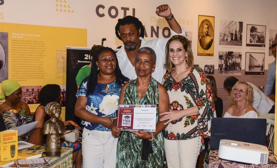 Obra pode ser trabalhada em sala de aula por escolas das redes pública e particular, além de universidades, que podem utilizar o conteúdo em todas as disciplinas para complementar o currículo pedagógico.