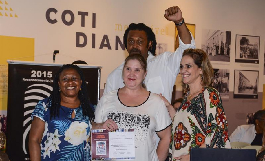 Obra pode ser trabalhada em sala de aula por escolas das redes pública e particular, além de universidades, que podem utilizar o conteúdo em todas as disciplinas para complementar o currículo pedagógico.