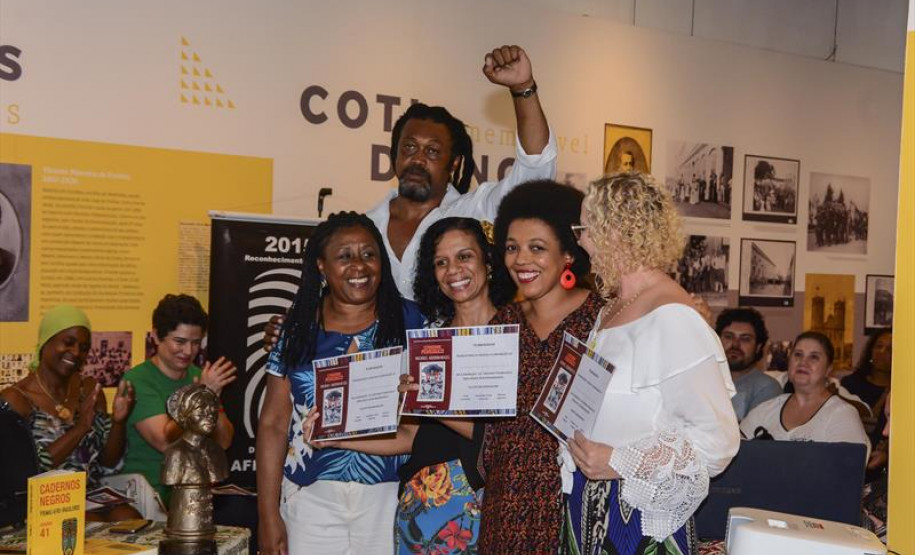 Obra pode ser trabalhada em sala de aula por escolas das redes pública e particular, além de universidades, que podem utilizar o conteúdo em todas as disciplinas para complementar o currículo pedagógico.