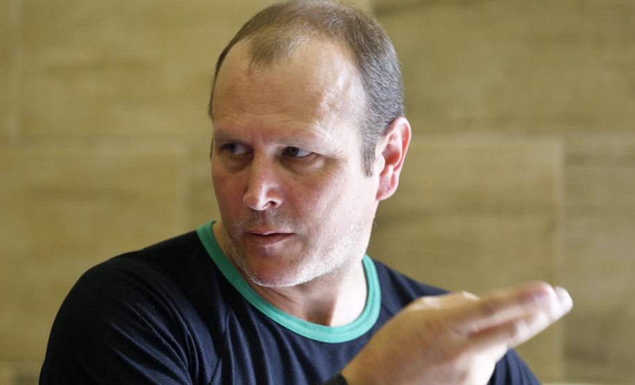 Alunos do Colégio Estadual Barão de Antonina, em Rio Negro, apresentam a peça de teatro "Conscientização do Uso da Cadeirinha" em automóveis. N/F: Josicarlos Peron, prof. de física e coordenador do projeto.Rio Negro, 13-03-19.Foto: Arnaldo Alves / ANPr.