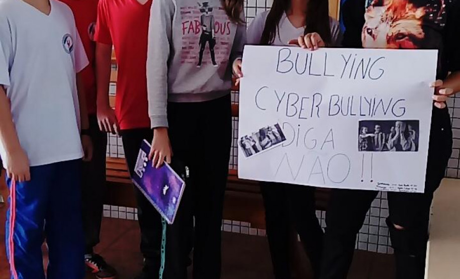 Equipes pedagógica e diretiva das escolas estaduais elaboraram atividades pedagógicas diversificadas para trabalhar com a temática durante toda a semana.