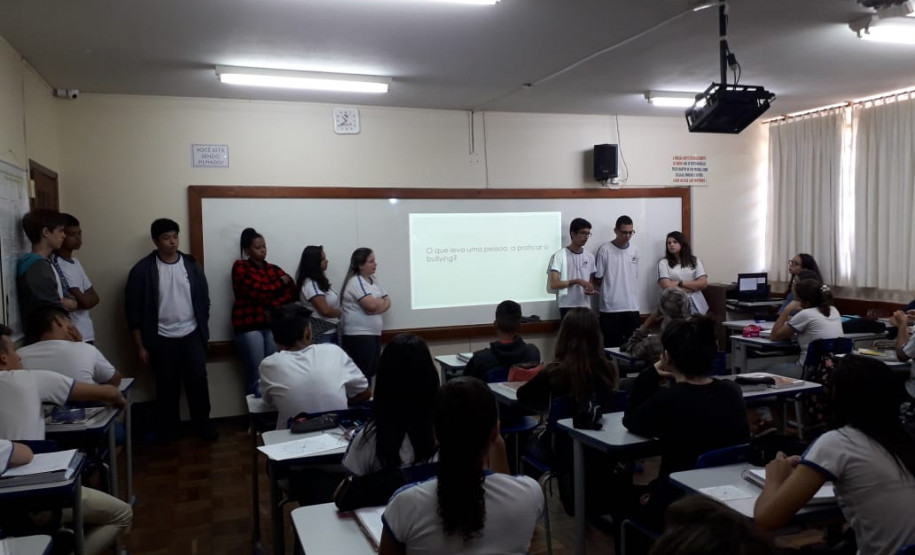 Equipes pedagógica e diretiva das escolas estaduais elaboraram atividades pedagógicas diversificadas para trabalhar com a temática durante toda a semana.