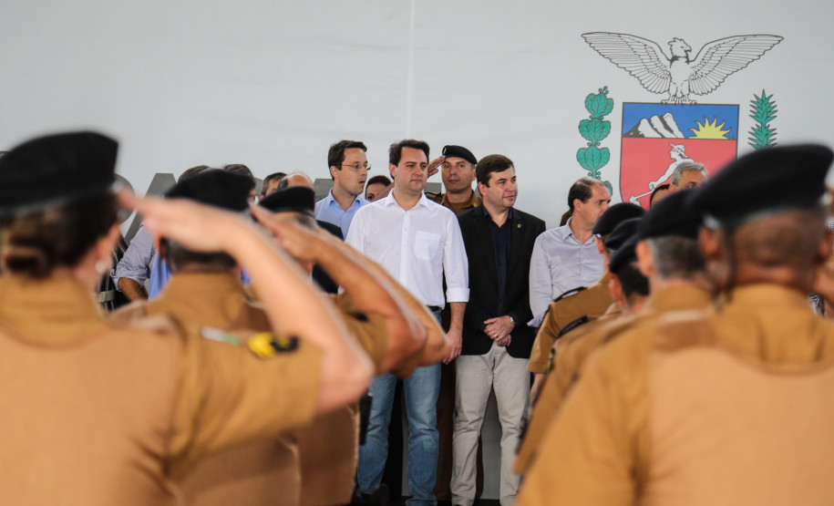 O governador Carlos Massa Ratinho Junior  participam do Lançamento do programa Escola Segura  no Colégio Estadual Ulysses Guimarães em  Foz do Iguaçu nesta quinta-feira (09).   Foz do Iguaçu, 09/05/2019 -  Foto: Geraldo Bubniak/ANPr