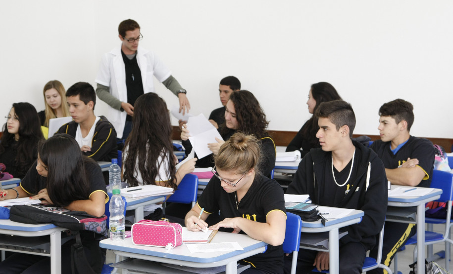 Secretaria de Estado da Educação do Paraná, Colegio Estadua Yvone Pimentel. Foto: Hedeson Alves