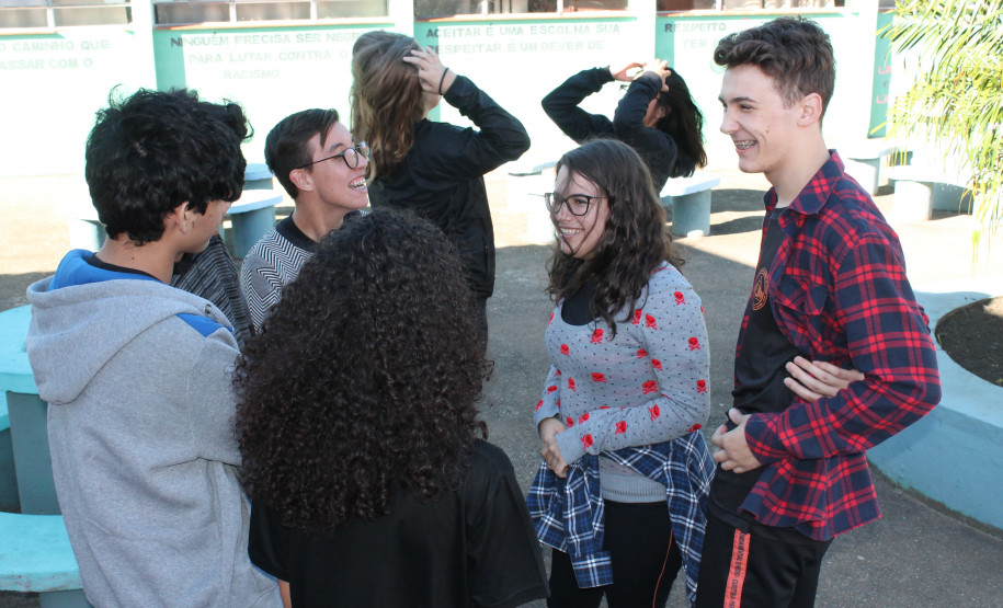 Desde o ano passado os estudantes do Colégio Estadual Euzébio da Mota, em Curitiba, usam a arte cênica para levar uma mensagem importante à comunidade escolar do bairro Boqueirão, um dos mais populosos da capital paranaense.