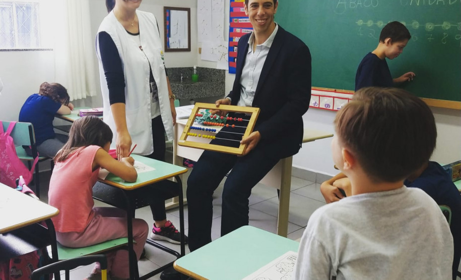 Governador Ratinho Junior esteve na Apae de Maringá, que atende mais de mil pessoas com deficiência e é mantenedora de duas escolas.