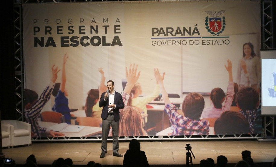 O governador Carlos Massa Ratinho Junior e o secretário da Educação e Esporte, Renato Feder(foto), apresentaram nesta segunda-feira (27/05) o programa Escola Presente, criado para evitar o abandono escolar.Curitiba, 27-05-19.Foto: Arnaldo Alves / ANPr.