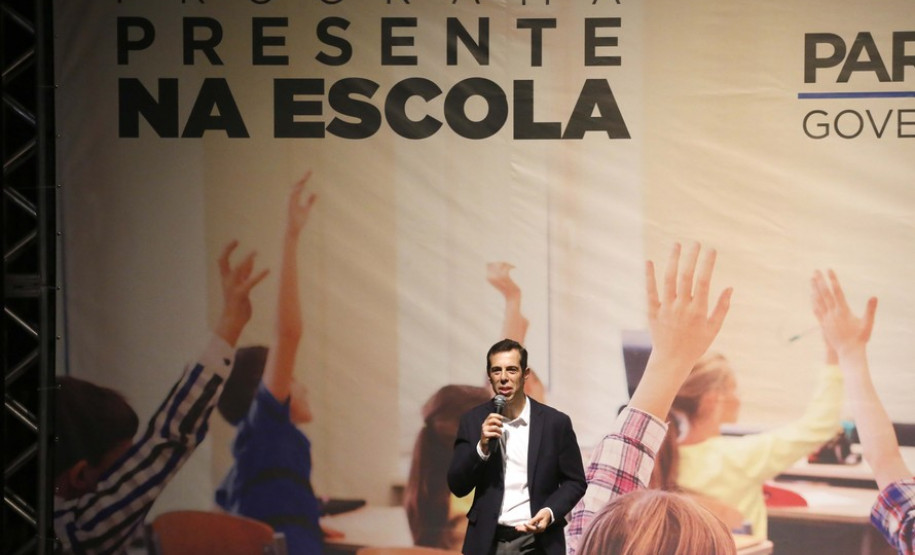O governador Carlos Massa Ratinho Junior e o secretário da Educação e Esporte, Renato Feder(foto), apresentaram nesta segunda-feira (27/05) o programa Escola Presente, criado para evitar o abandono escolar.Curitiba, 27-05-19.Foto: Arnaldo Alves / ANPr.