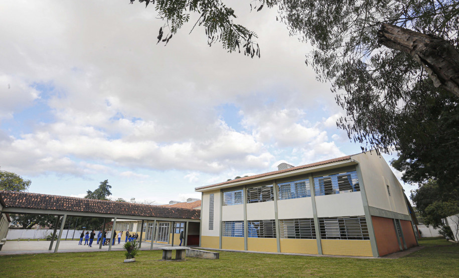 Colégio Estadual Amâncio Moro. N/F: construção de novas salas.Curitiba, 06-06-19.Foto: Arnaldo Alves / ANPr.