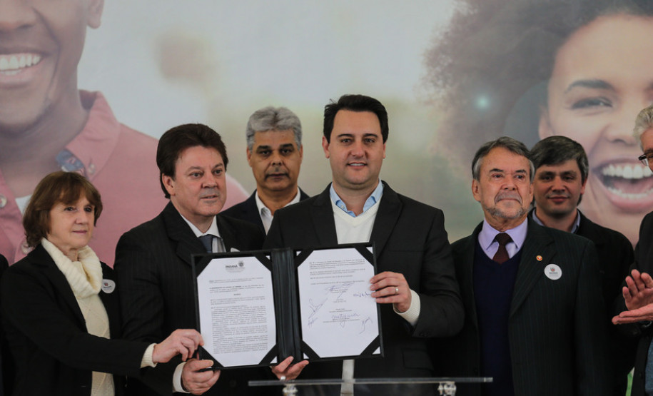 O governador Carlos Massa Ratinho Junior lança nesta terça-feira (03) o Programa de Apoio ao Cooperativismo da Agricultura Familiar no Palácio Iguaçu. 03/09/2019 - Foto: Geraldo Bubniak/AEN