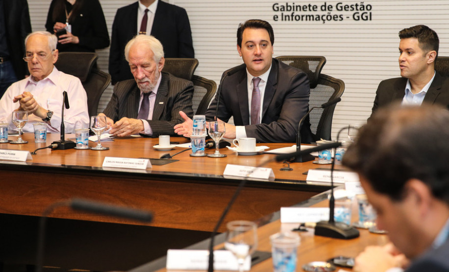 O Governador Carlos Massa Ratinho Júnior, durante reunião com a equipe de governo. 09/09/2019 - Foto: Geraldo Bubniak/AEN