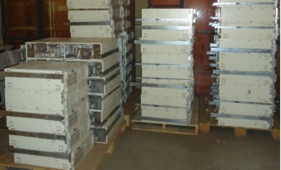 Detran fez a doação de equipamentos de informática para a Secretaria da Educação este mês. São 79 servidores para escolas da rede estadual