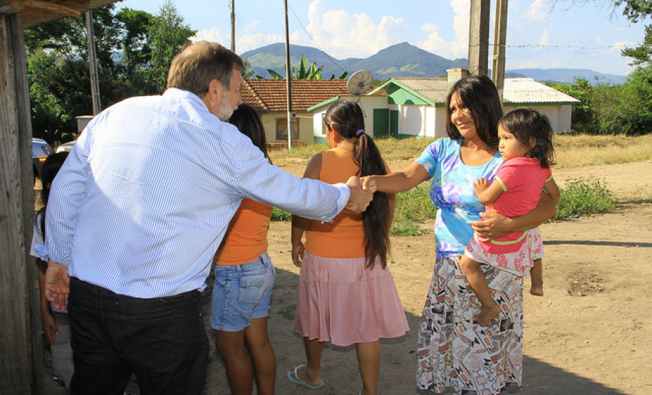 O vice-governador e secretário da Educação inaugurou o Colégio Estadual Izaías Rafael da Silva, no Assentamento Libertação Camponesa, e a Escola Estadual Indígena Cacique Nur Fê. Os investimentos foram de R$ 2,7 milhões.