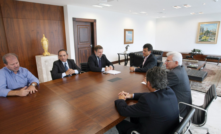 As nomeações foram assinadas nesta quinta-feira (15) pelo governador Beto Richa. Com isso, chega a 11.563 mil o número de docentes contratados apenas neste ano. A Secretaria da Educação já começa a organizar um novo concurso, a ser realizado ainda este ano.