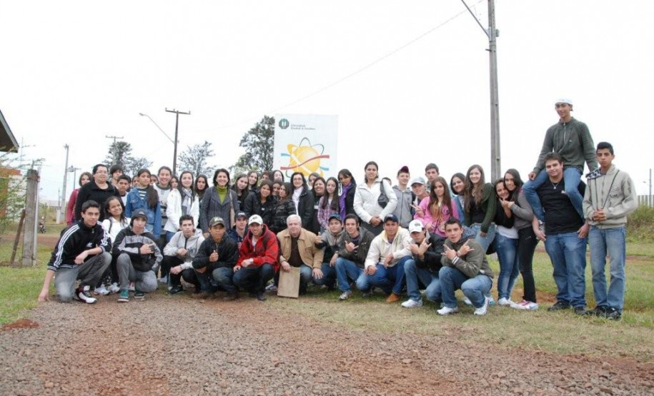 Além de conhecerem as instalações da instituição, os alunos participaram de palestra que abordou escolha profissional.