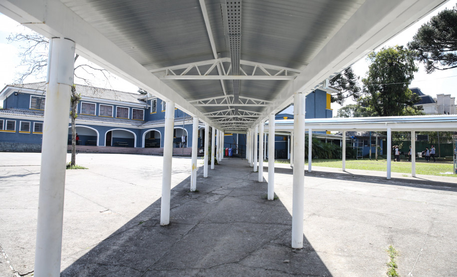 Obras de melhoria no Colégio Estadual Júlia Wanderley no Batel em Curitiba. 30/09/2019  -  Foto: Geraldo Bubniak/AEN