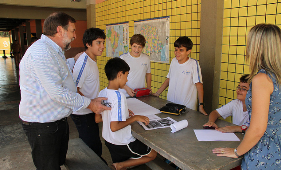 As visitas estão sendo realizadas em todo o Paraná e permitem conhecer a realidade dos estabelecimentos e analisar melhor as demandas existentes. Foto do Colégio Estadual Jorge Schimmelpfeng.