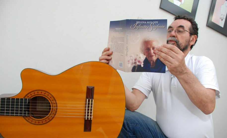 Admirada por poetas como Carlos Drummond de Andrade e pelo também paranaense Paulo Leminski, tornou-se uma das poetisas mais importantes do Estado.