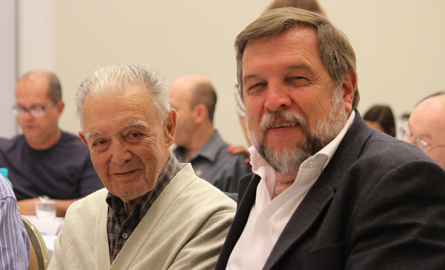 Desde o ano passado, quando foram renomeadas como escolas de educação básica na modalidade de educação especial, as escolas especiais estão recebendo materiais, equipamentos e produtos da alimentação escolar.