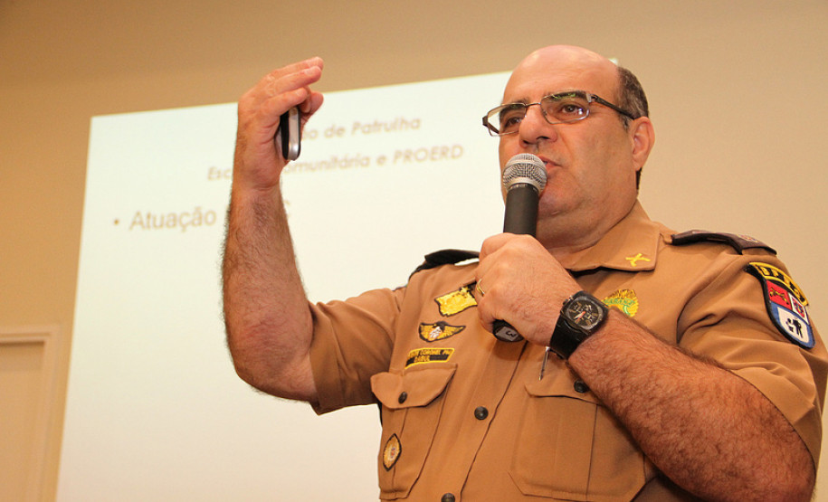 Comandante da Patrulha Escolar Comunitária do Paraná, tenente-coronel Douglas Sabatini Dabul.
