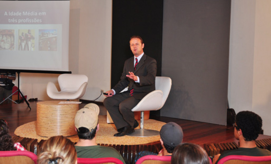 Mercado de trabalho e demanda tecnológica foram assuntos abordados em palestra realizada no auditório da E-Paraná, em Curitiba.