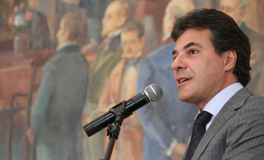 Os contratos são documentos que fixam objetivos, formalizam metas de redução de gastos e estabelecem prioridades em cada área da gestão pública. Sua implantação faz parte da estratégia de modernização administrativa proposta pelo governador.