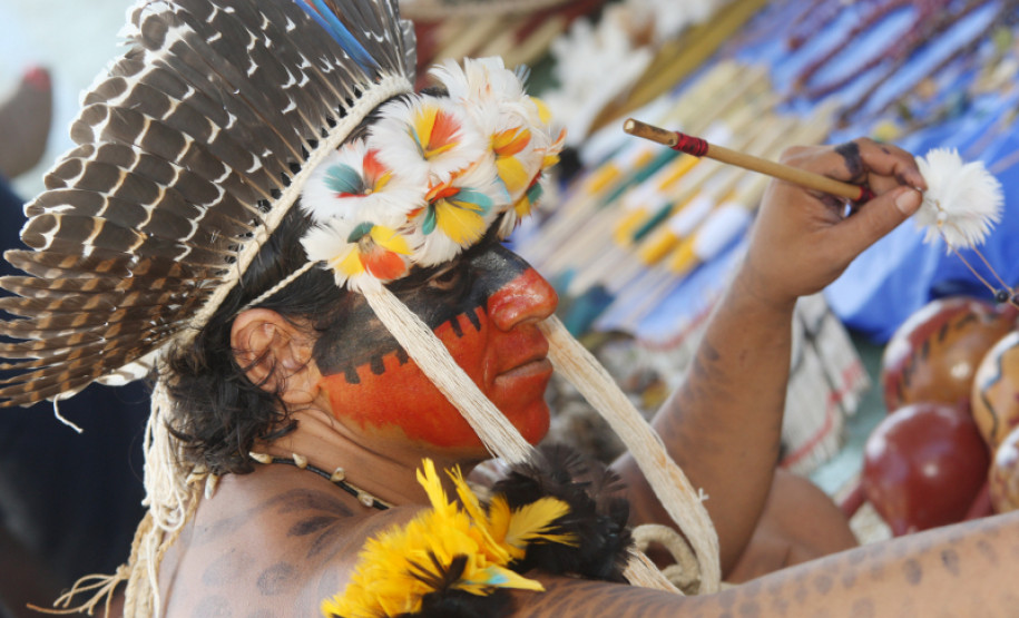 Junto ao grêmio estudantil, a escola arrecadou alimentos que serão entregues para a comunidade indígena Guarani em Piraquara. As doações podem ser feitas até a tarde desta sexta-feira (13).