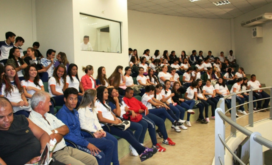 A atividade envolveu as disciplinas de sociologia, história e filosofia e teve como objetivo fazer com que os alunos conhecessem o trabalho realizado pelos vereadores.