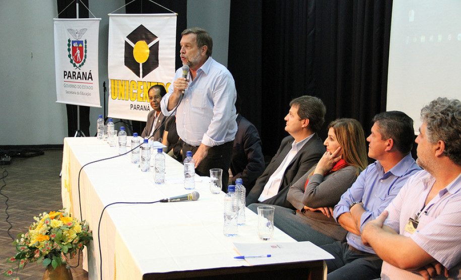 O objetivo é garantir aos professores em exercício na rede pública a formação acadêmica exigida pela Lei de Diretrizes e Bases da Educação Nacional (LDB), bem como promover a melhoria da qualidade da educação básica.