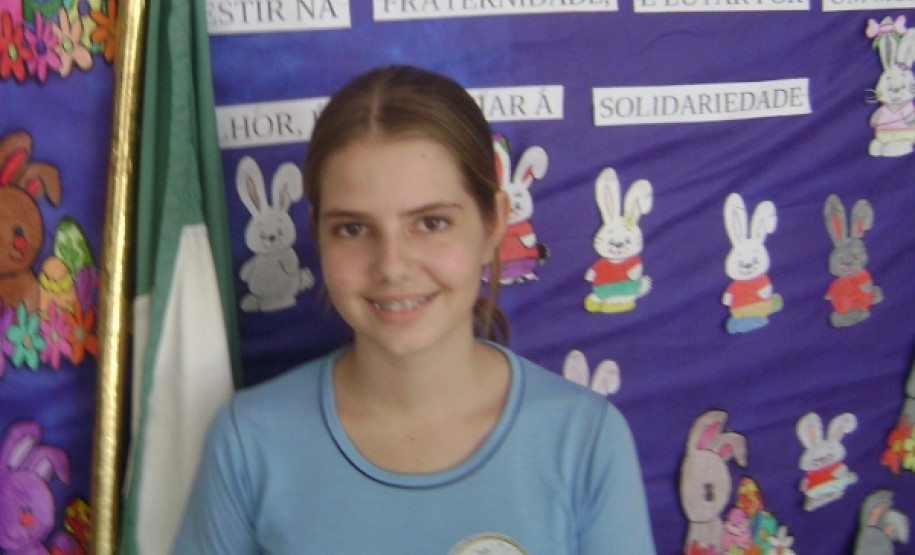 Naiane Laize Jagnow, aluna do 9º ano da Escola Estadual de Porto Mendes, em Marechal Cândido Rondon, ficou com o segundo lugar na etapa estadual do Concurso Internacional de Redação de Cartas.