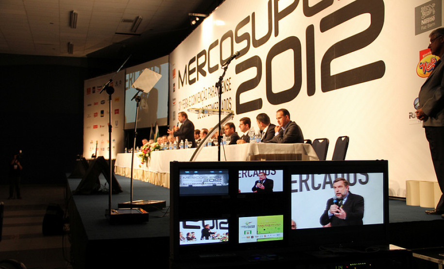 A criação do grupo foi oficializada nesta segunda-feira (16) pelo vice-governador e secretário da Educação, Flávio Arns, durante a abertura da 31ª Feira e Convenção Paranaense de Supermercados Mercosuper 2012 , em Pinhais, região metropolitana de Curitiba.