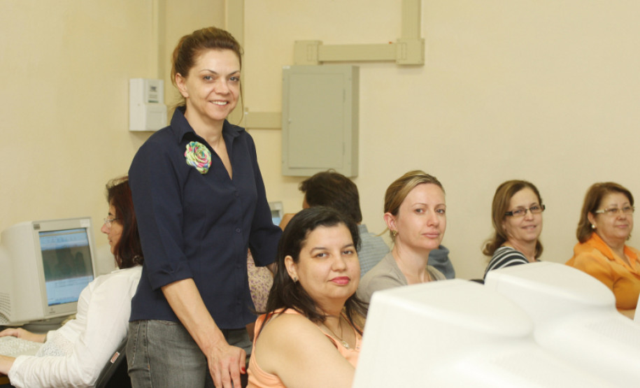 O curso é estruturado em uma etapa a distância, com duração de 16 horas e duas etapas presenciais, com duração de 24 horas, totalizando 40 horas.