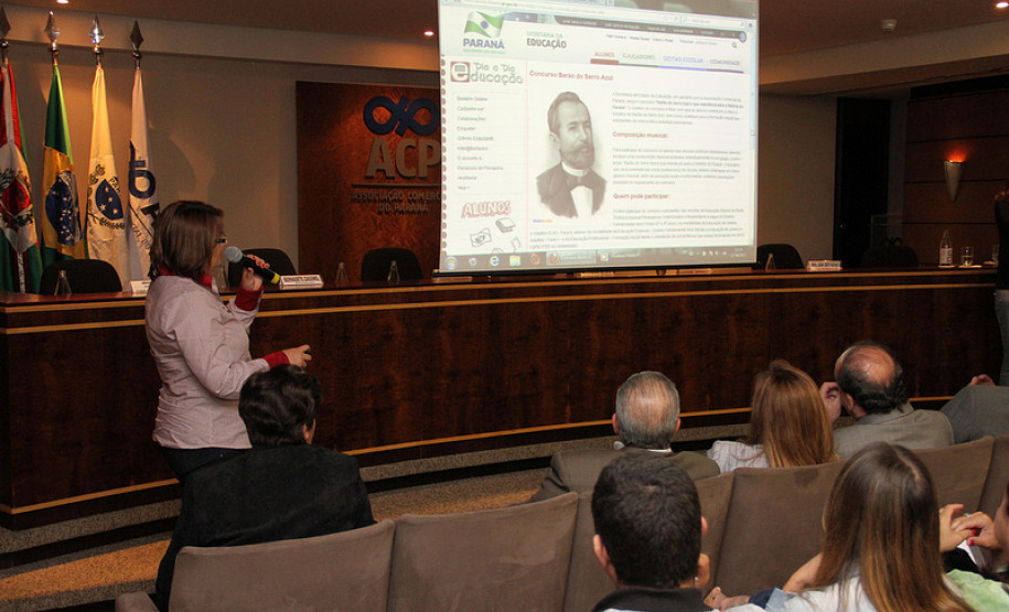 Secretaria lança concurso Barão do Serro Azul Podem participar estudantes matriculados e frequentando a etapa do Ensino Fundamental anos finais: 6º ao 9º ano, na modalidade da educação de jovens e adultos (EJA), fase II, e nas escolas de educação básica, na modalidade de educação especial que ofertam ensino fundamental anos iniciais, EJA – fase I - e educação profissional / formação Inicial das instituições de ensino da educação básica da rede pública estadual paranaense.