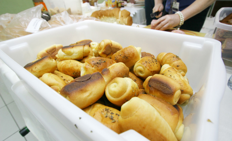 O secretário da Agricultura e do Abastecimento, Norberto Ortigara, que também é presidente do conselho, ressaltou que o fornecimento de alimentos para a merenda escolar representa uma oportunidade única para os agricultores familiares, que sempre lutaram por um canal de comercialização mais seguro e justo.