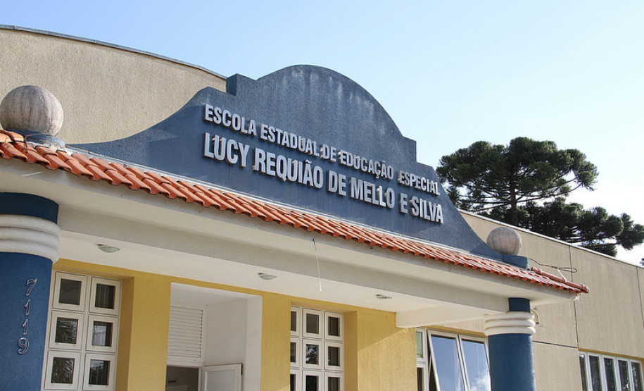 Escola Estadual de Educação Especial Lucy Requião de Mello e Silva