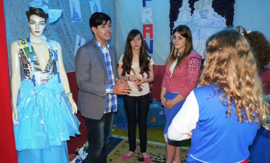 Com o tema sustentabilidade, mostra abordou treze países e música, dança, teatro e moda típicos das regiões.