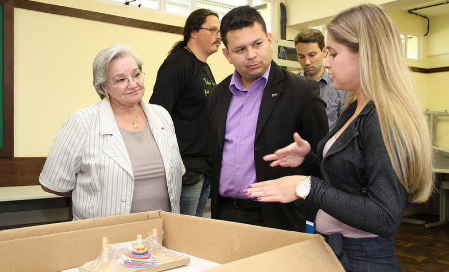 O Centro Estadual de Educação Profissional Newton Freire Maia, em Pinhais, na região metropolitana de Curitiba, é o primeiro do Brasil a receber laboratórios científicos e técnicos do programa Brasil Profissionalizado, mantido pelo Ministério da Educação (MEC) para fortalecer as redes estaduais de educação profissional e tecnológica.