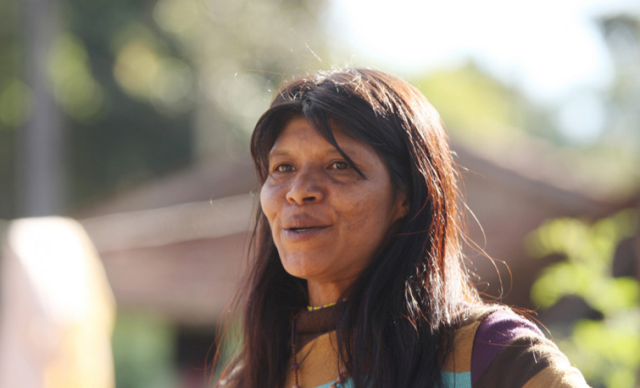Vindos da região de Mangueirinha, região Central do Paraná, os índios Guaranis vivem há 12 anos em Piraquara. Atualmente, a comunidade é formada por 18 famílias.