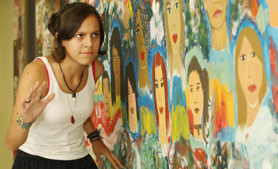 Os alunos de teatro do Colégio Estadual já se apresentaram no Teatro Experimental da UFPR (Teuni) e no Palácio dos Leões, em Curitiba. A maioria das apresentações, porém, acontece no próprio Colégio.