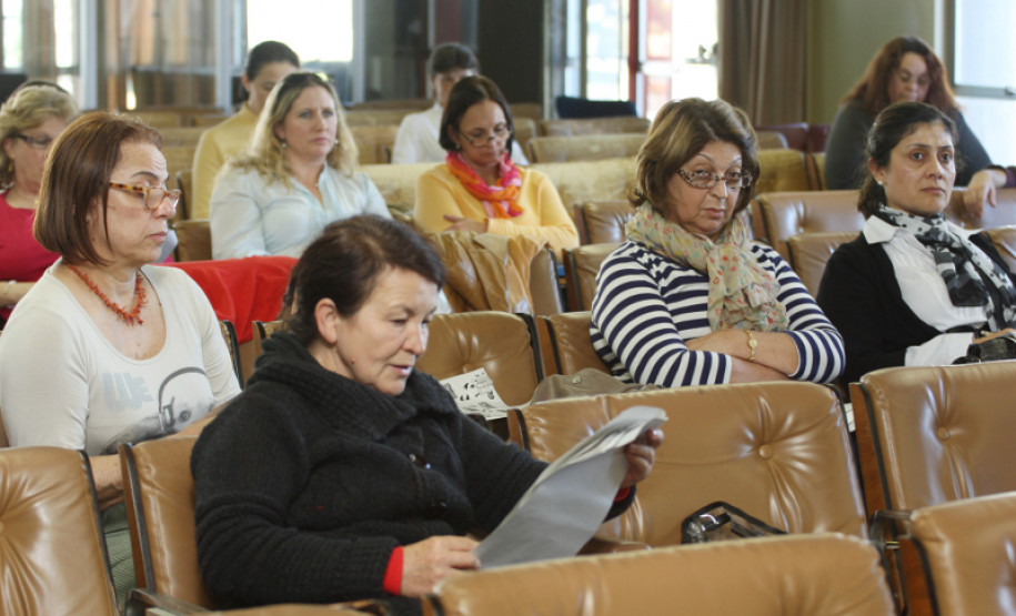 Em novembro do ano passado, a Olimpíada formou 56 profissionais da rede estadual (entre técnicos pedagógicos dos Núcleos e da SEED e professores finalistas do Concurso de 2010).