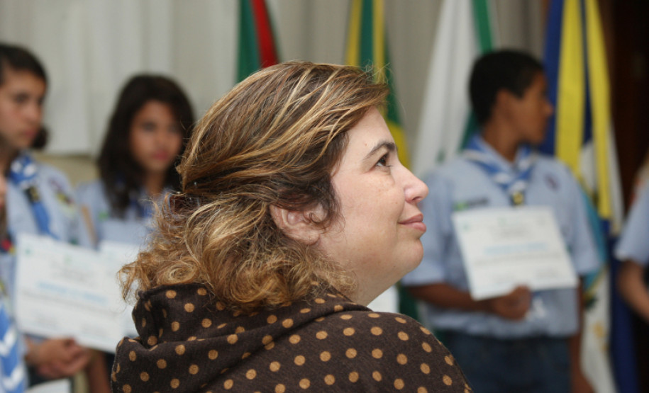 Joara da SEED, representando o vice-governador e secretário da educação Flávio Arns.