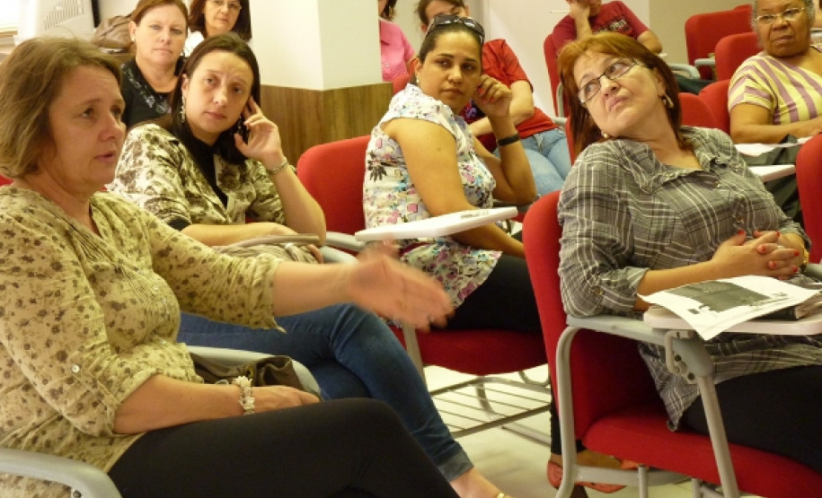 34 professores de língua portuguesa participam de uma formação continuada voltada para a Olimpíada de Língua Portuguesa (OLP), em Toledo