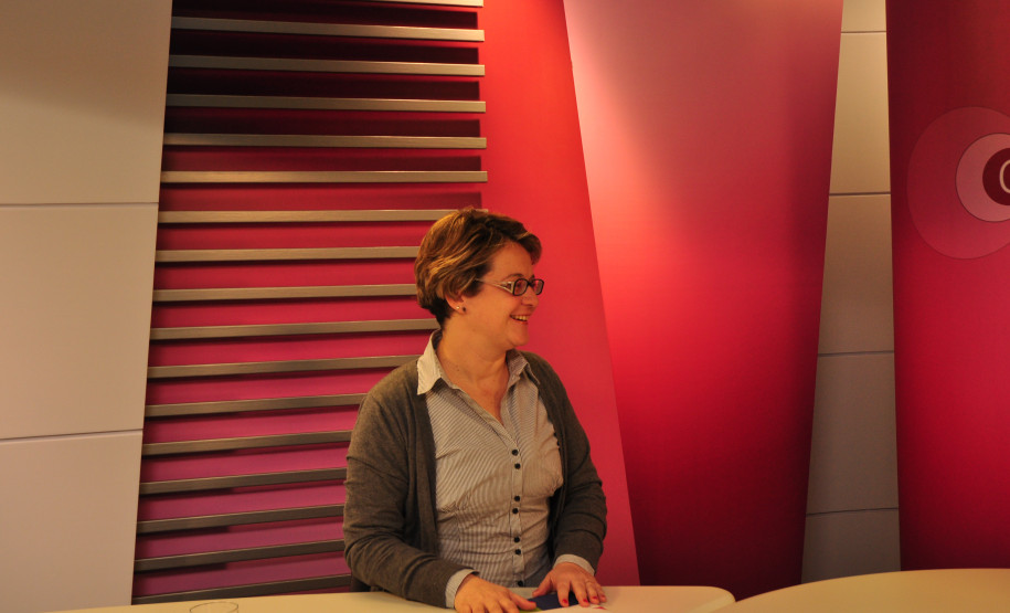 A diretora de Políticas e Programas Educacionais esteve no programa Cidadania apresentando os benefícios das instâncias colegiadas nas escolas do Paraná.