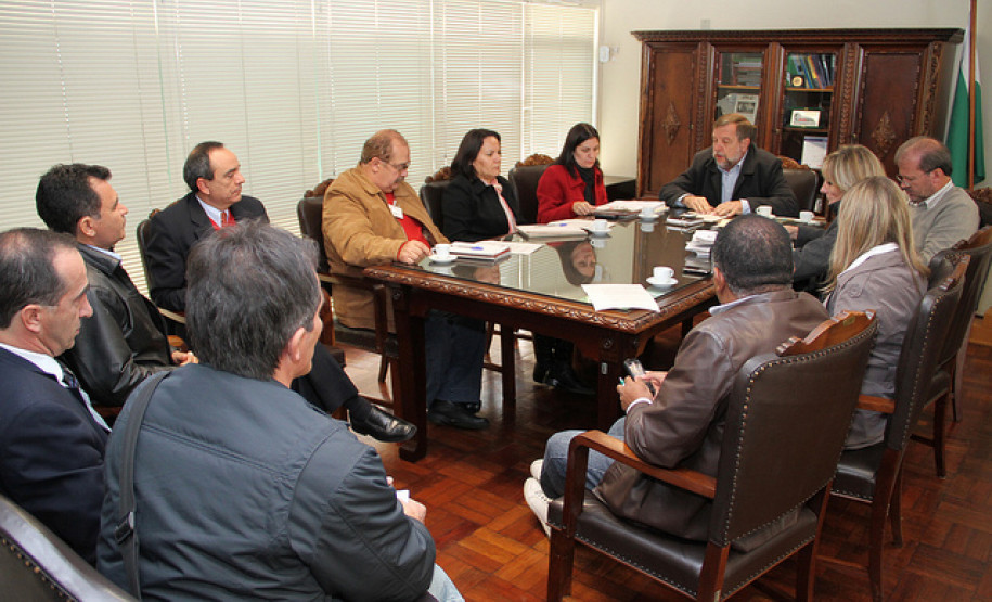 Vice-governador e secretário de Educação, Flávio Arns, se reuniu com dirigentes da APP Sindicato.
