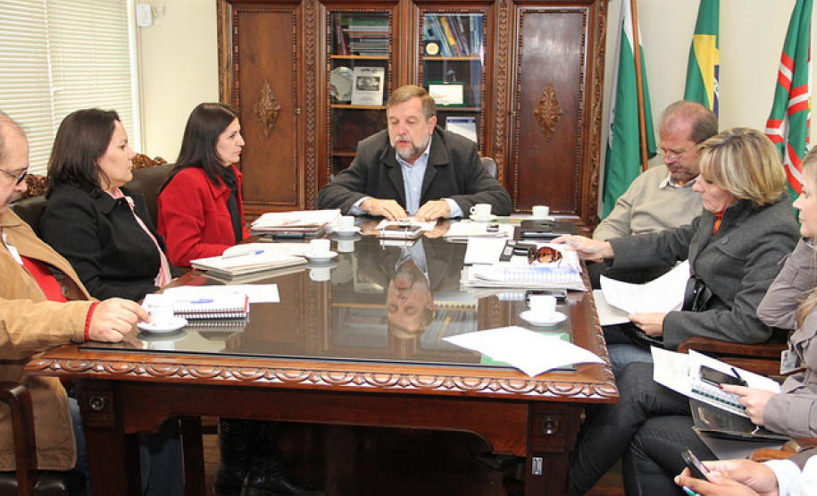 Vice-governador e secretário de Educação, Flávio Arns, se reuniu com dirigentes da APP Sindicato.