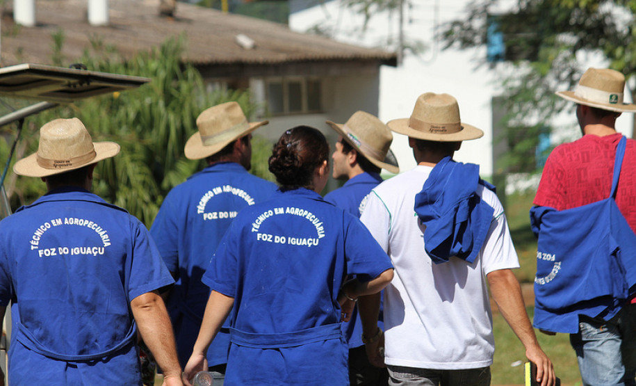 Visita ao CEEP Manoel Moreira Pena