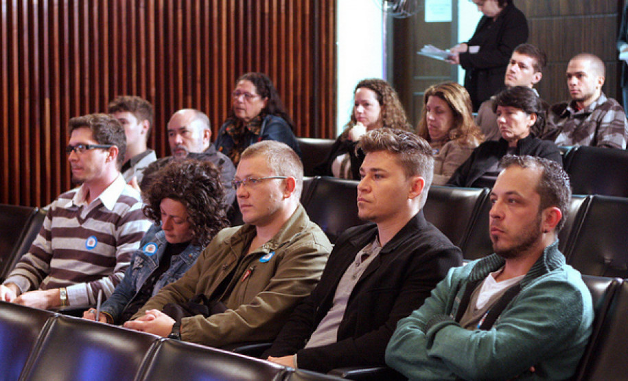 O encontro, realizado na Assembleia Legislativa do Paraná, integra parte das atividades comemorativas do Dia Estadual de Combate à Homofobia.