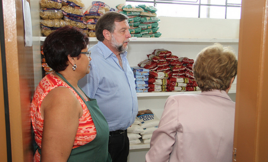 Governo distribui 5.000 toneladas de alimentos para escolas